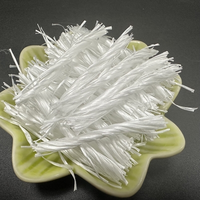 Ketahanan Retak Kuat Grey PP Fiber Twisted Bunchy Form 500T Untuk Lantai Industri