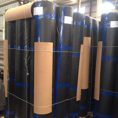 Fiberglass Geogrid atau Polyester Geogrid dikomposit dengan kain bukan tenunan